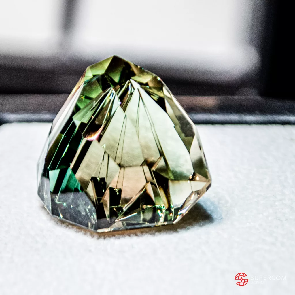 Kreis Jewelry gemstones at GemGeneve 2025